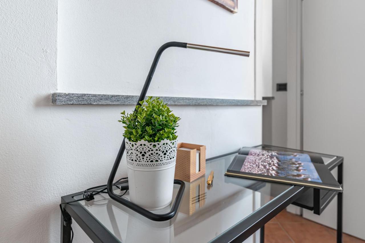 House Of Foscolo - Palazzo Cornazzani - By Host4U Apartment Павия Екстериор снимка